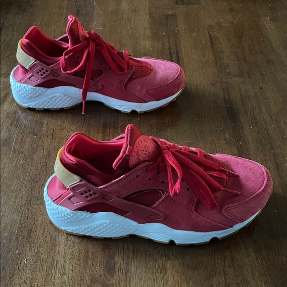 Nike Air Huarache in Red - Women’s Size 7.5 - Picture 2 of 7